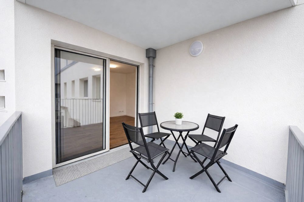 APPARTEMENT NEUF DE 65 M2 - 2 CHAMBRES - BALCON DE 6 M2 - ASCENSEUR - PLACE DE PARKING ET BOX - EXCELLENT DPE B - ACCÈS PMR - CHAUFFAGE URBAIN - COMMODITÉS À PROXIMITÉS