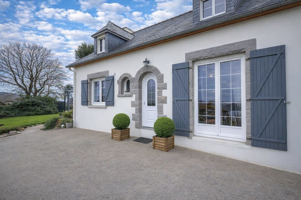MAISON 106M² - 4 CHAMBRES - TERRAIN 1000M² - GRANDE PIECE DE VIE - SOUS-SOL COMPLET- DPE C - BOURG