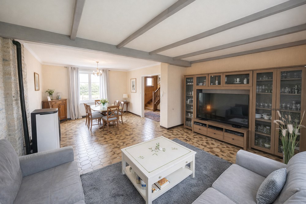 MAISON 106M² - 4 CHAMBRES - TERRAIN 1000M² - GRANDE PIECE DE VIE - SOUS-SOL COMPLET- DPE C - BOURG photo 4