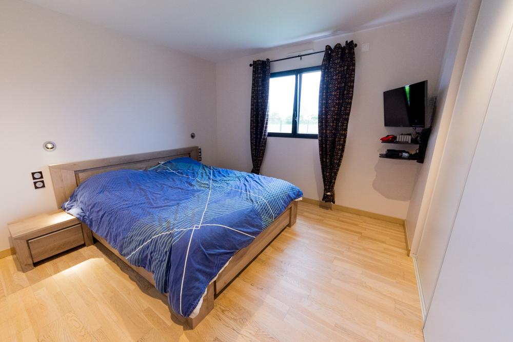 MAISON T7 DE 2014 151M² - 4 CHAMBRES - GARAGE ET HANGAR DE 86M² - TERRAIN CLOS 1250M² photo 5