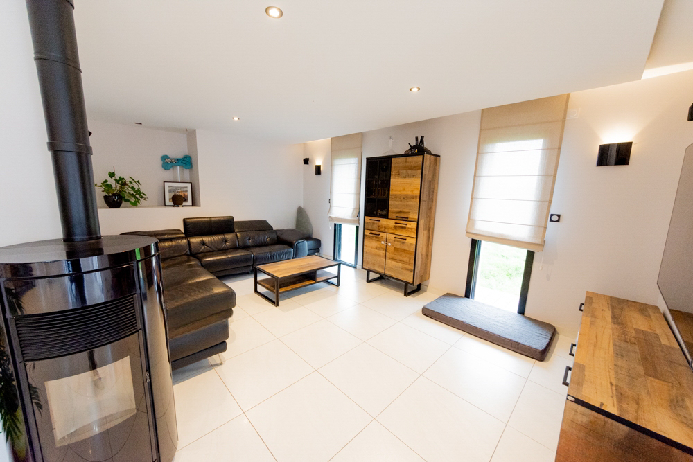 MAISON T7 DE 2014 151M² - 4 CHAMBRES - GARAGE ET HANGAR DE 86M² - TERRAIN CLOS 1250M² photo 4