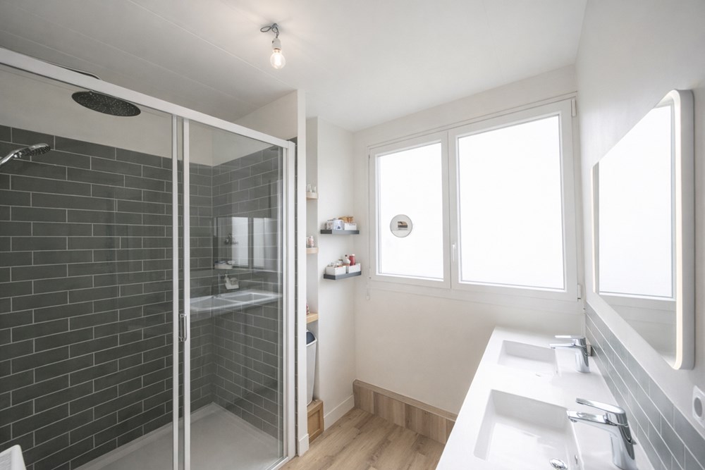 APPARTEMENT T4 DE 105 M² - 3 SUPERBES CHAMBRES - GRANDE PIECE DE VIE - AUCUN TRAVAUX - VUE DEGAGEE - DPE C - RARE photo 5