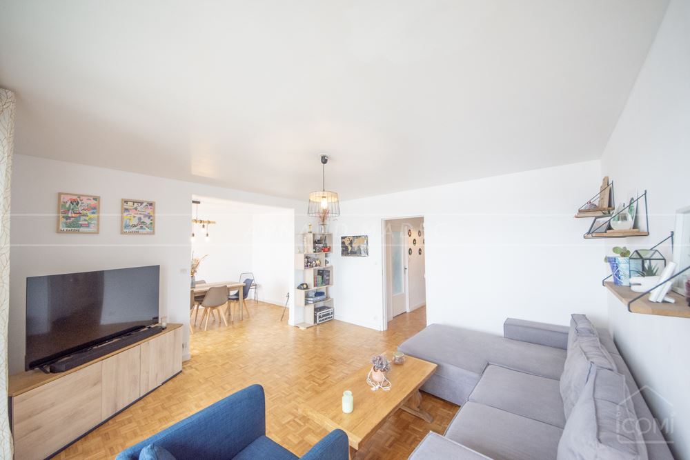 APPARTEMENT T4 DE 105 M² - 3 SUPERBES CHAMBRES - GRANDE PIECE DE VIE - AUCUN TRAVAUX - VUE DEGAGEE - DPE C - RARE photo 3