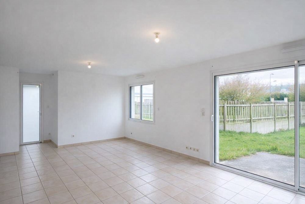 MAISON CONTEMPORAINE - 5 PIECES - 3 CHAMBRES ET UN BUREAU - DOUBLE EXPOSITION - JARDIN CLOS - GARAGE - QUARTIER CALME photo 3