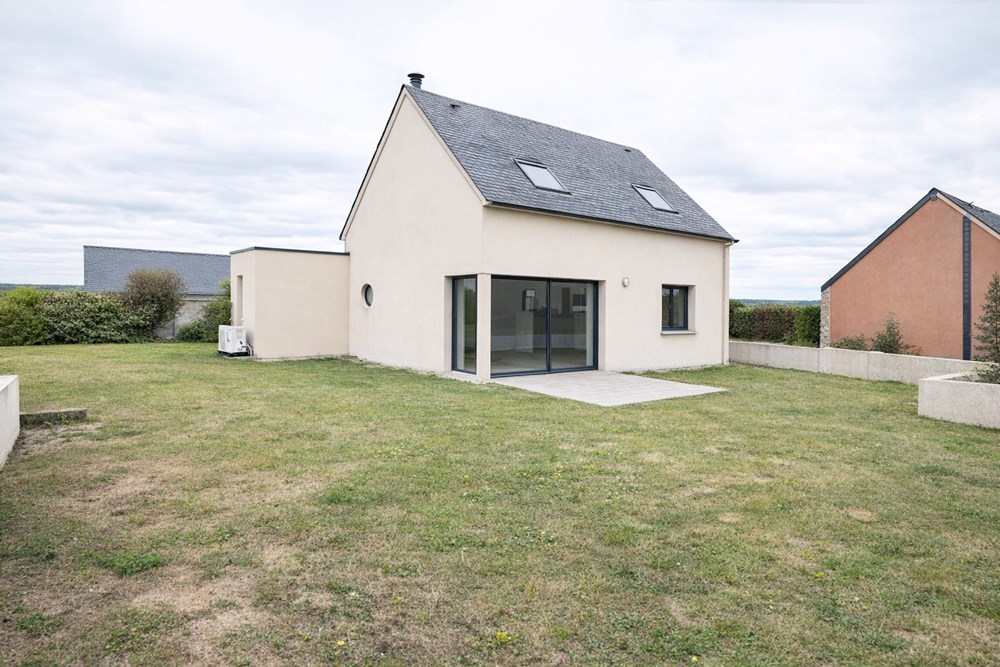 MAISON CONTEMPORAINE - 5 PIECES - 3 CHAMBRES ET UN BUREAU - DOUBLE EXPOSITION - JARDIN CLOS - GARAGE - QUARTIER CALME