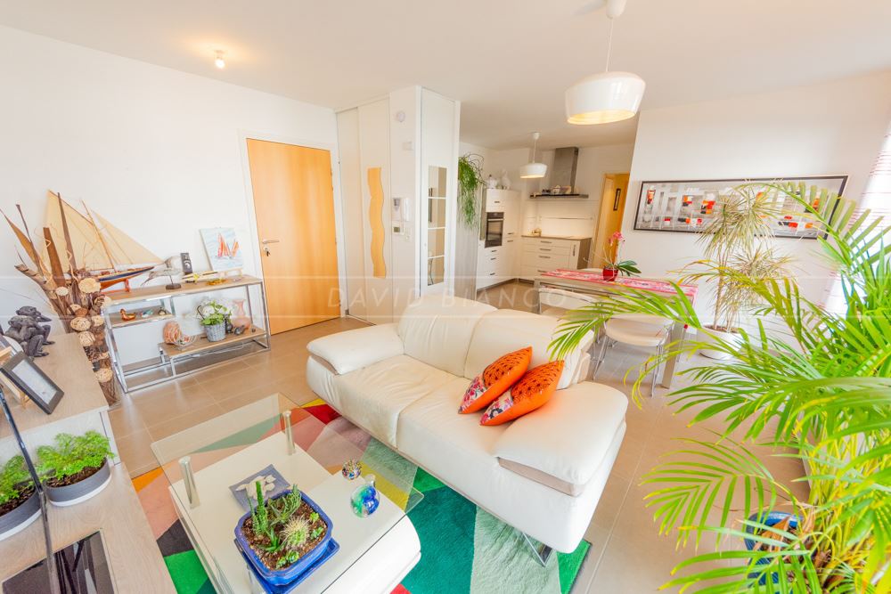 APPARTEMENT DE 2015 T3 60M² - BALCON 18M² - 2 CHAMBRES - PLACE DE PARKING - CAVE