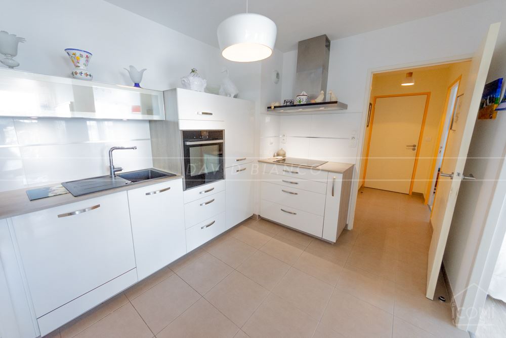 APPARTEMENT DE 2015 T3 60M² - BALCON 18M² - 2 CHAMBRES - PLACE DE PARKING - CAVE photo 3