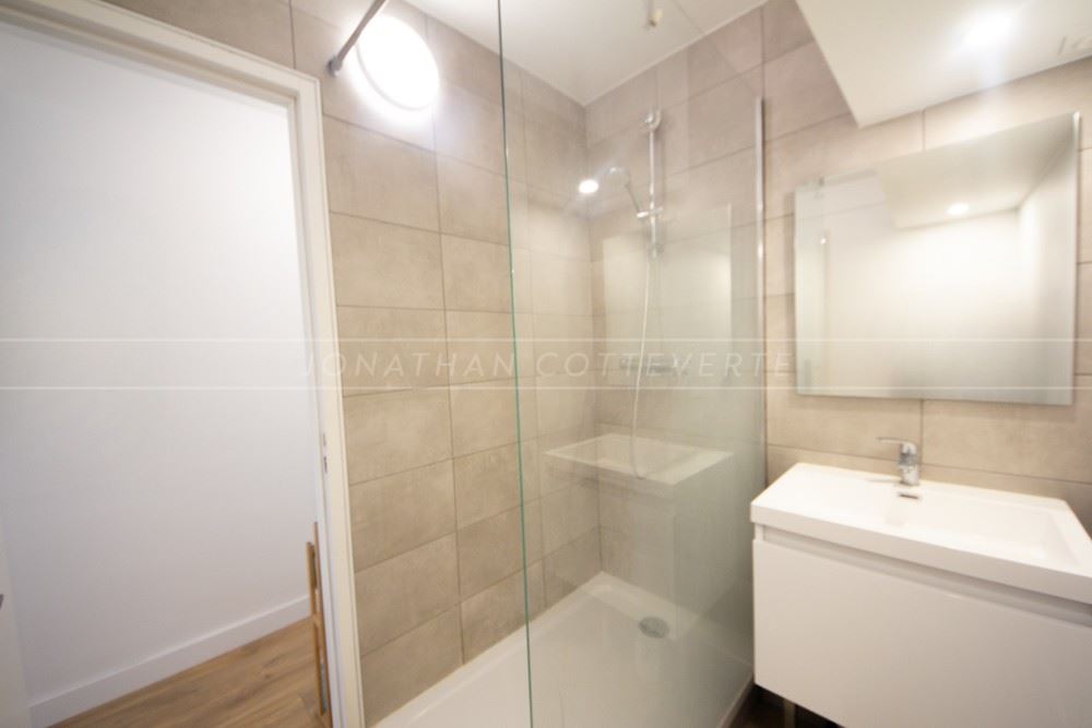 APPARTEMENT - 4 CHAMBRES - REFAIT A NEUF - DERNIER ETAGE - DALLE BETON - RARE SUR LE MARCHE - EXCELLENT DPE. photo 5