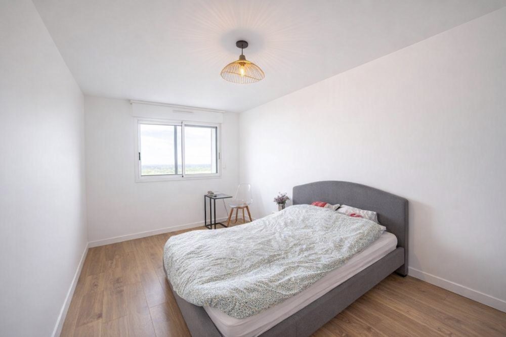 APPARTEMENT - 4 CHAMBRES - REFAIT A NEUF - DERNIER ETAGE - DALLE BETON - RARE SUR LE MARCHE - EXCELLENT DPE. photo 5
