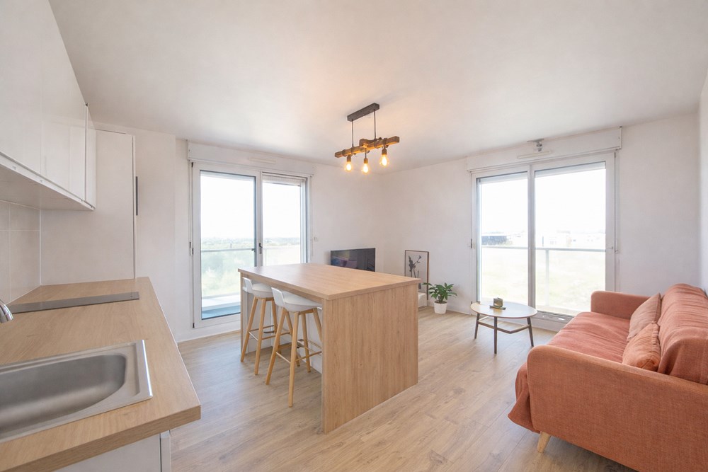 APPARTEMENT - 4 CHAMBRES - REFAIT A NEUF - DERNIER ETAGE - DALLE BETON - RARE SUR LE MARCHE - EXCELLENT DPE. photo 2