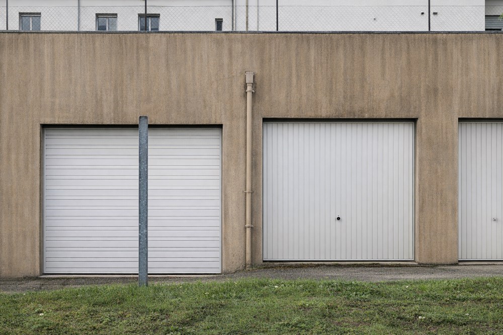 GARAGE BOX INDIVIDUEL - 16 RUE DE CONCARNEAU - IDEAL VOITURE-MOTO-STOCKAGE - RARE photo 2