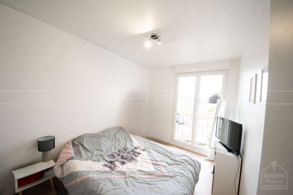 BEL APPARTEMENT T3 - RENOVE AVEC GOUT - TRES PROPRE - IDEALEMENT SITUE - 2 CHAMBRES - DALLE BETON - LOCATAIRE EN PLACE - PROCHE DES TRANSPORTS photo 4