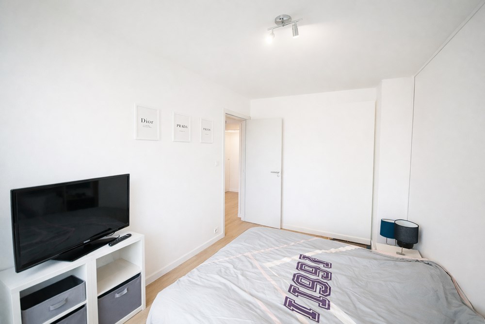 BEL APPARTEMENT T3 - RENOVE AVEC GOUT - TRES PROPRE - IDEALEMENT SITUE - 2 CHAMBRES - DALLE BETON - LOCATAIRE EN PLACE - PROCHE DES TRANSPORTS photo 4