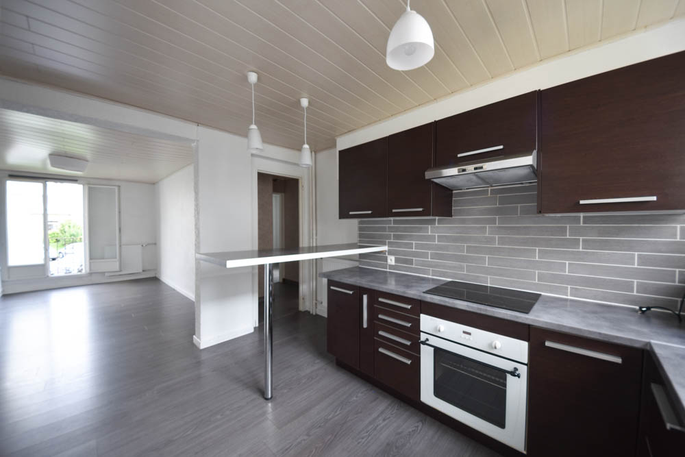 BOULEVARD MONTAIGNE - APPARTEMENT T3 DE 60 M2- 2 CHAMBRES - DALLE BETON - CAVE - ASCENSEUR - LOCAL A VELO - STATIONNEMENT AISE - FAIBLES CHARGES photo 3