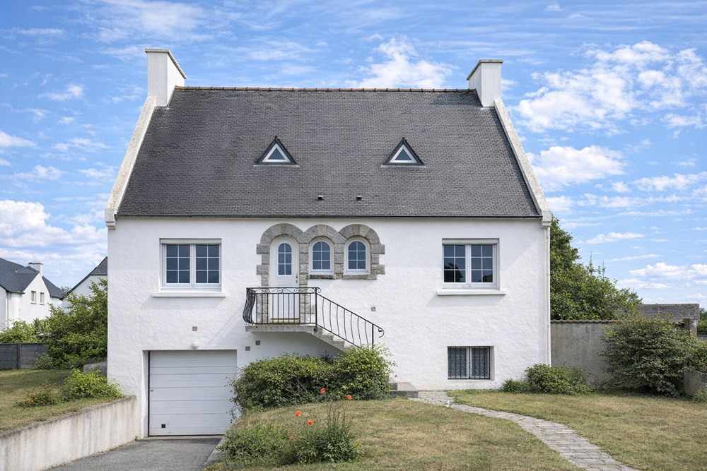 MAISON T6 AVEC 5 CHAMBRES - PIECE DE VIE TRIPLE - SOUS SOL COMPLET - GARAGE - TERRAIN 700M² - photo 2