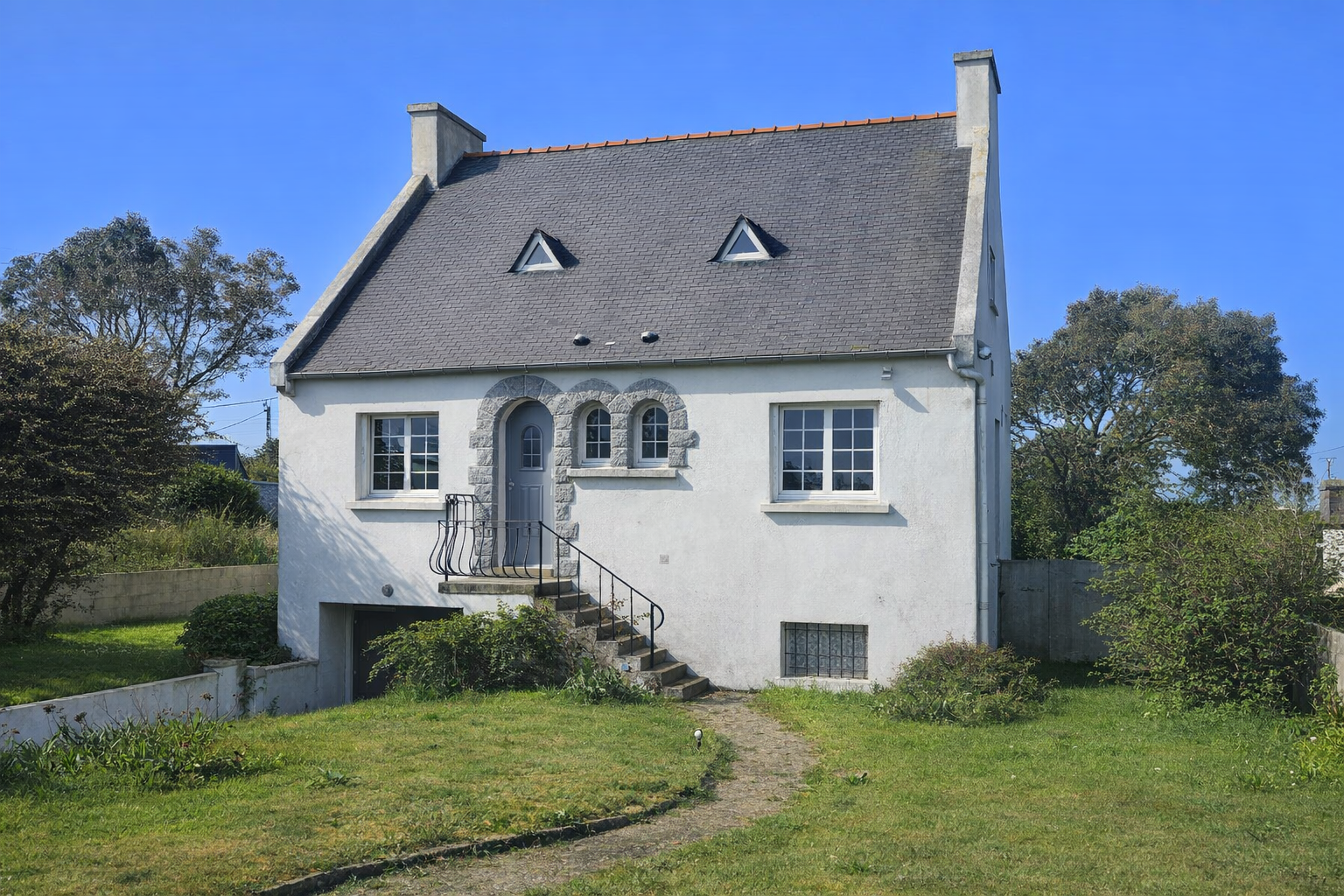 MAISON T6 AVEC 5 CHAMBRES - PIECE DE VIE TRIPLE - SOUS SOL COMPLET - GARAGE - TERRAIN 700M² - photo 5