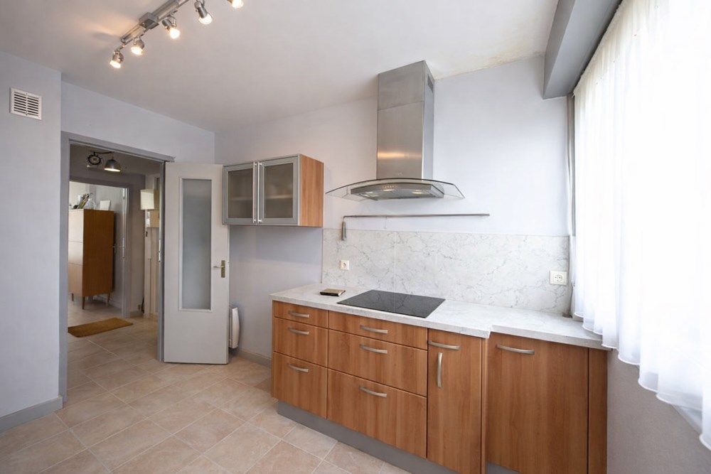APPARTEMENT T3 DE 75 M2 - 2 CHAMBRES - LUMINEUX - DALLE BETON - 2 BALCONS - PLACE DE PARKING - CAVE - photo 2