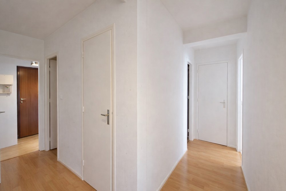 APPARTEMENT T3 DE 75 M2 - 2 CHAMBRES - LUMINEUX - DALLE BETON - 2 BALCONS - PLACE DE PARKING - CAVE - photo 4