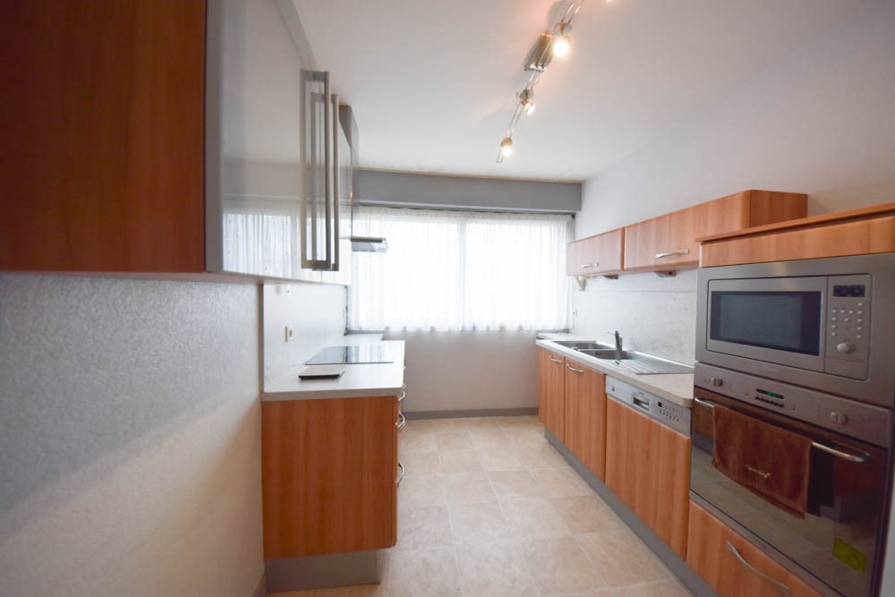 APPARTEMENT T3 DE 75 M2 - 2 CHAMBRES - LUMINEUX - DALLE BETON - 2 BALCONS - PLACE DE PARKING - CAVE - photo 4