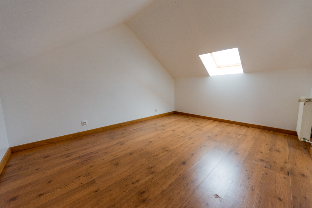 MAISON INDIVIDUELLE T4 99M² DE 1900 - 3 CHAMBRES - VIE DE PLAIN PIED - TERRAIN DE PLUS DE 1000M² photo 4