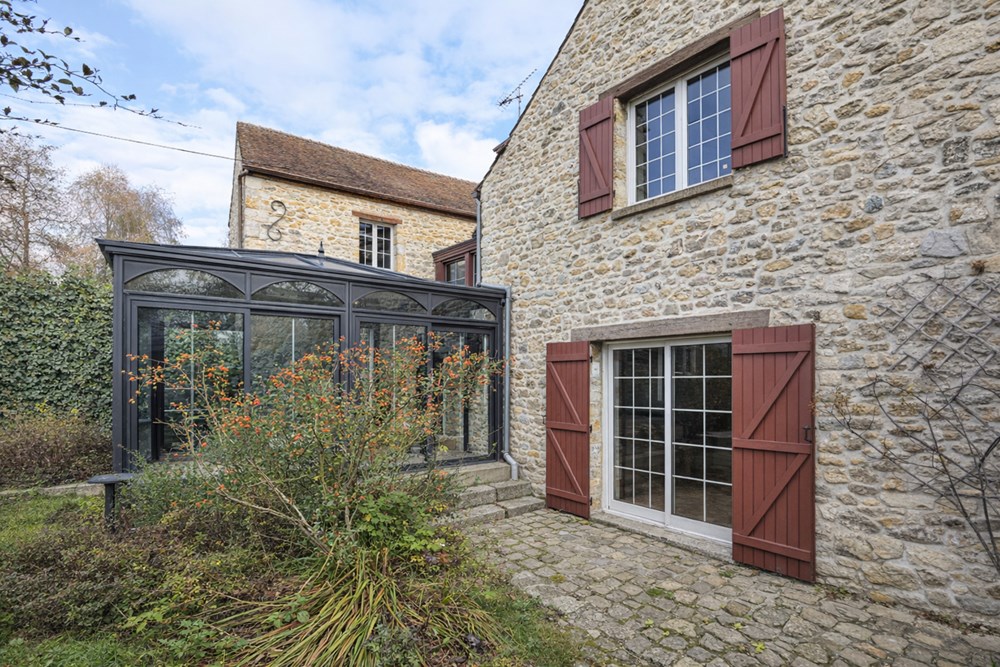 PROPRIETE DE 200 M² SUR 1000M² DE TERRAIN - 4/5 CHAMBRES - ESPACE DE VIE 60M² - COUP DE COEUR - CHARME DU DEBUT DU SIECLE - RARE photo 3