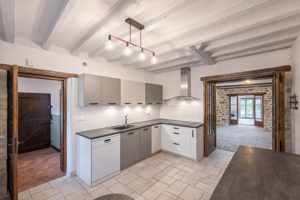 PROPRIETE DE 200 M² SUR 1000M² DE TERRAIN - 4/5 CHAMBRES - ESPACE DE VIE 60M² - COUP DE COEUR - CHARME DU DEBUT DU SIECLE - RARE photo 4