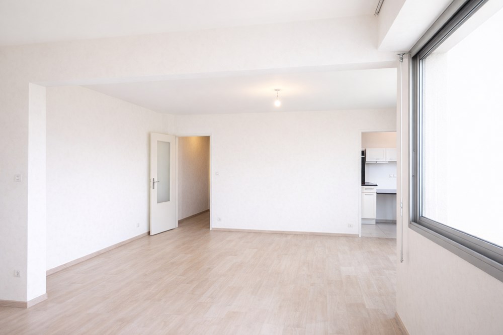 APPARTEMENT - BEAUX VOLUMES - 2 CHAMBRES (POSSIBLE 3) - LUMINEUX - BALCON - BELLE EXPOSITION - PARKING SECURISE photo 3