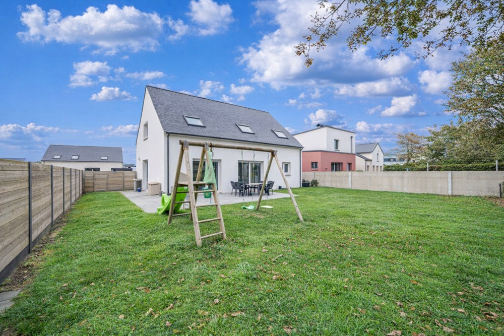 BELLE MAISON RECENTE DE 2017 - 5 CHAMBRES DONT 1 EN RDC - DPE A - GARAGE - JARDIN - COUP DE COEUR