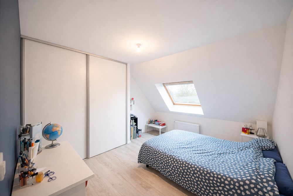 BELLE MAISON RECENTE DE 2017 - 5 CHAMBRES DONT 1 EN RDC - DPE A - GARAGE - JARDIN - COUP DE COEUR photo 4