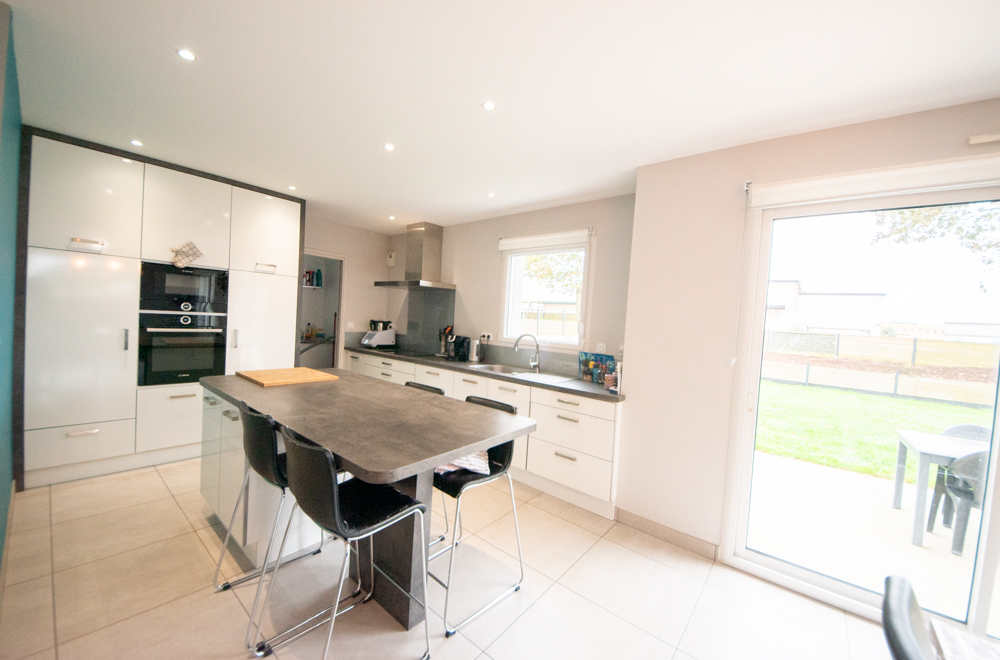 BELLE MAISON RECENTE DE 2017 - 5 CHAMBRES DONT 1 EN RDC - DPE A - GARAGE - JARDIN - COUP DE COEUR photo 3