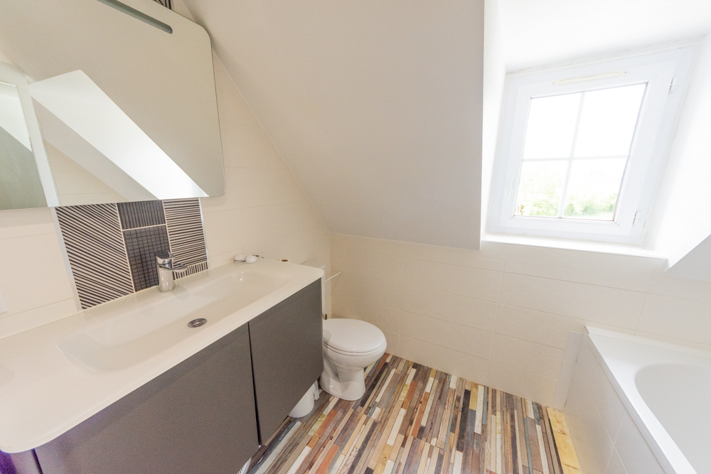 MAISON INDIVIDUELLE T6 180M² ENTIEREMENT RENOVEE - 4 CHAMBRES - GRAND TERRAIN 4650M² - DEPENDANCE 34M² photo 5
