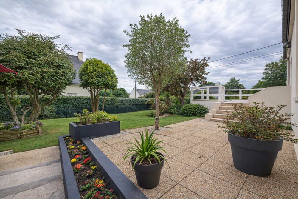 MAISON - MAISON NEOBRETONNE - 4 CHAMBRES -EXCELLENT DPE - VIE DE PLAIN PIED - CALME - JARDIN CLOS ET ARBORE - CARPORT. photo 5