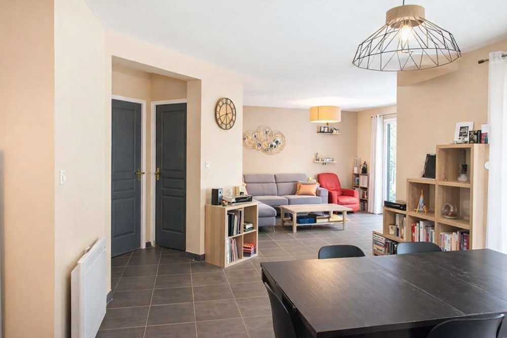 MAISON - T6 - LANDERNEAU - QUARTIER DES ANGES - TRES PROCHE DU CENTRE VILLE - BELLE CONSTRUCTION photo 2