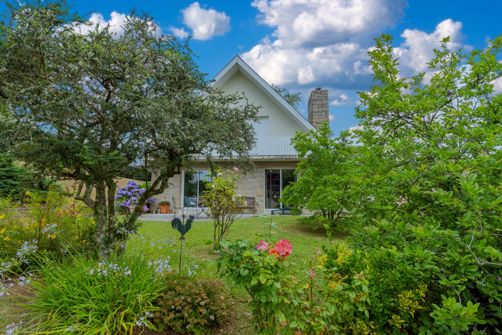 MAISON T8/9 290M² - 5 CHAMBRES - SOUS-SOL INTEGRAL - NOMBREUSES POSSIBILITES SUR TERRAIN DE 3500M²