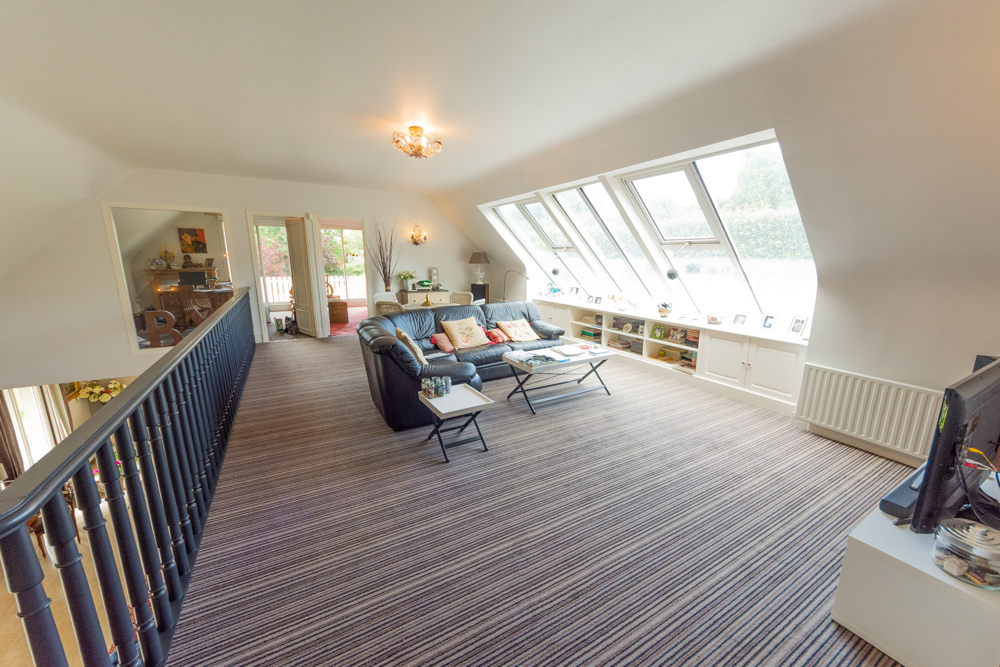 MAISON T8/9 290M² - 5 CHAMBRES - SOUS-SOL INTEGRAL - NOMBREUSES POSSIBILITES SUR TERRAIN DE 3500M² photo 4