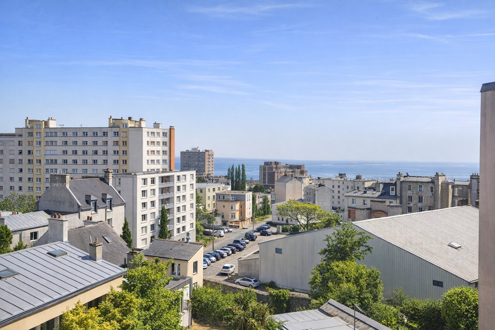 À VENDRE - APPARTEMENT - 1 CHAMBRE - LUMINEUX - SECTEUR RECHERCHÉ - VUE MER - BELLE OPPORTUNITÉ
