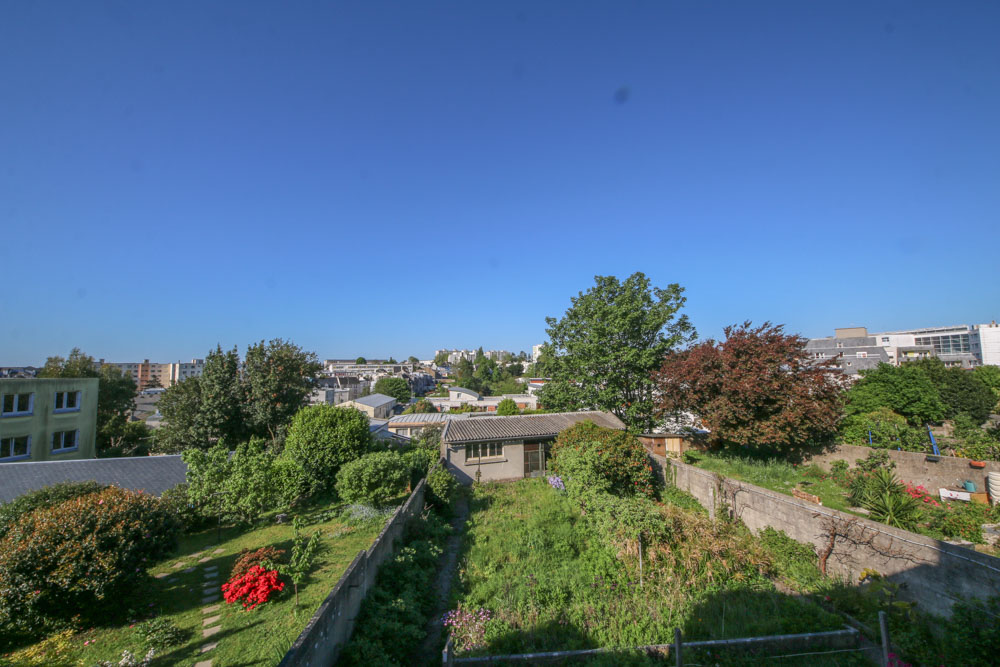 MAISON DE 200M² - IDEAL FAMILLE OU INVESTISSEUR - SITUATION PRIVILEGIEE - TERRAIN 350 M² - RARE