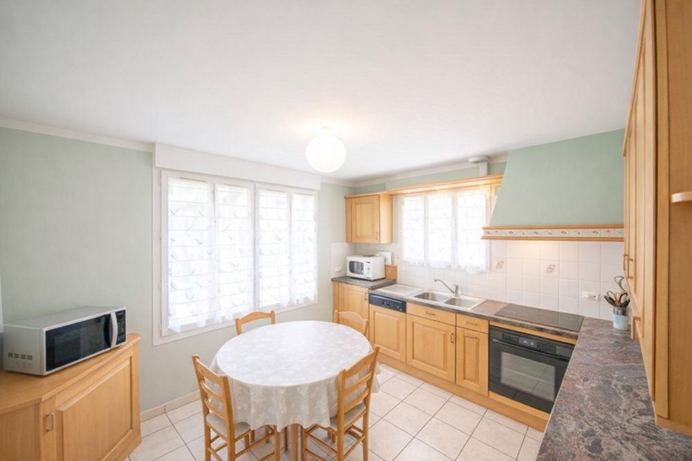 MAISON T6 RENOVEE SUR JARDIN DE +300 M² - 5 BELLES CHAMBRES - SALON SEJOUR DOUBLE - EXCELLENT DPE C - RARE - CALME- photo 4