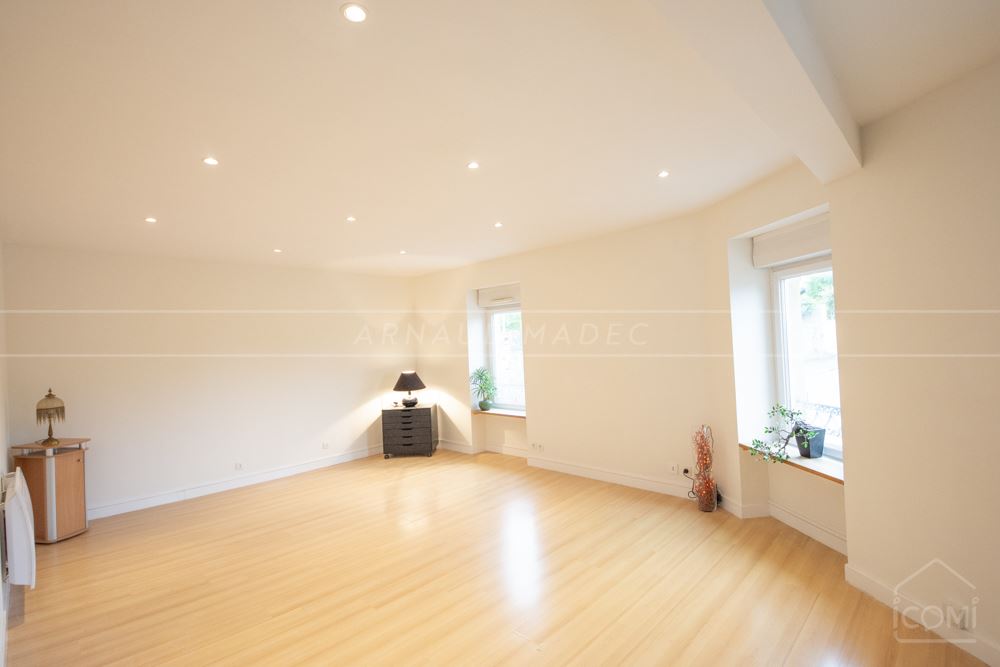 APPARTEMENT T4 DE 100 M² - PIECE DE VIE DE 40 M² AVEC CUISINE US - 2/3 GRANDES CHAMBRES - PROCHE PLAGE MOULIN BLANC - DPE C - RARE photo 4
