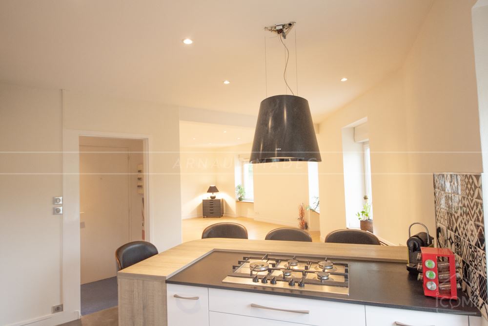 APPARTEMENT T4 DE 100 M² - PIECE DE VIE DE 40 M² AVEC CUISINE US - 2/3 GRANDES CHAMBRES - PROCHE PLAGE MOULIN BLANC - DPE C - RARE photo 5