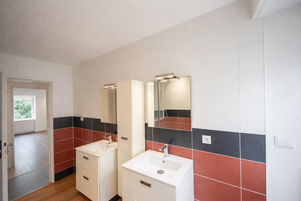 APPARTEMENT T4 DE 100 M² - PIECE DE VIE DE 40 M² AVEC CUISINE US - 2/3 GRANDES CHAMBRES - PROCHE PLAGE MOULIN BLANC - DPE C - RARE photo 4