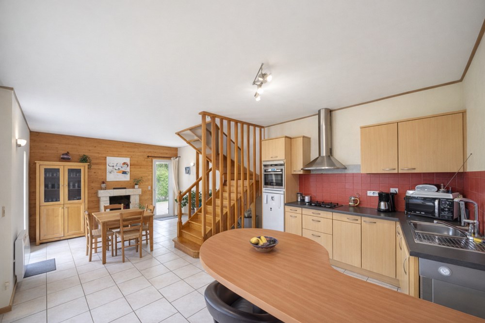 MAISON T6 - 4/5 CH - PIECE DE VIE DE +50 M² - TERRAIN +900 M² - CALME - CHARME - RENOVATION RECENTE - AUCUN VIS A VIS - RARE photo 2