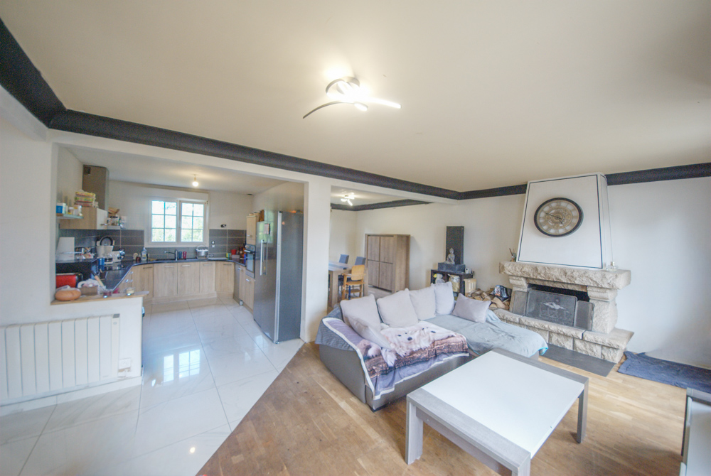 MAISON 150M² - 4 CHAMBRES/5 POSSIBLES - TERRAIN 900M² - CENTRE VILLE - EN IMPASSE - VIE DE PLAIN PIED POSSIBLE - NEO BRETONNE photo 2