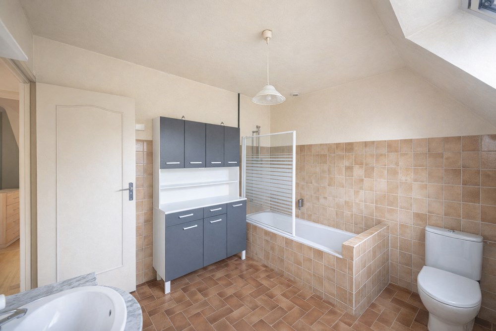 MAISON 150M² - 4 CHAMBRES/5 POSSIBLES - TERRAIN 900M² - CENTRE VILLE - EN IMPASSE - VIE DE PLAIN PIED POSSIBLE - NEO BRETONNE photo 5