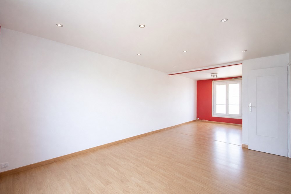 APPARTEMENT - 2 CHAMBRES - DPE D - GARAGE - LUMINEUX - IDEALEMENT SITUE - RARE SUR LE MARCHE photo 3