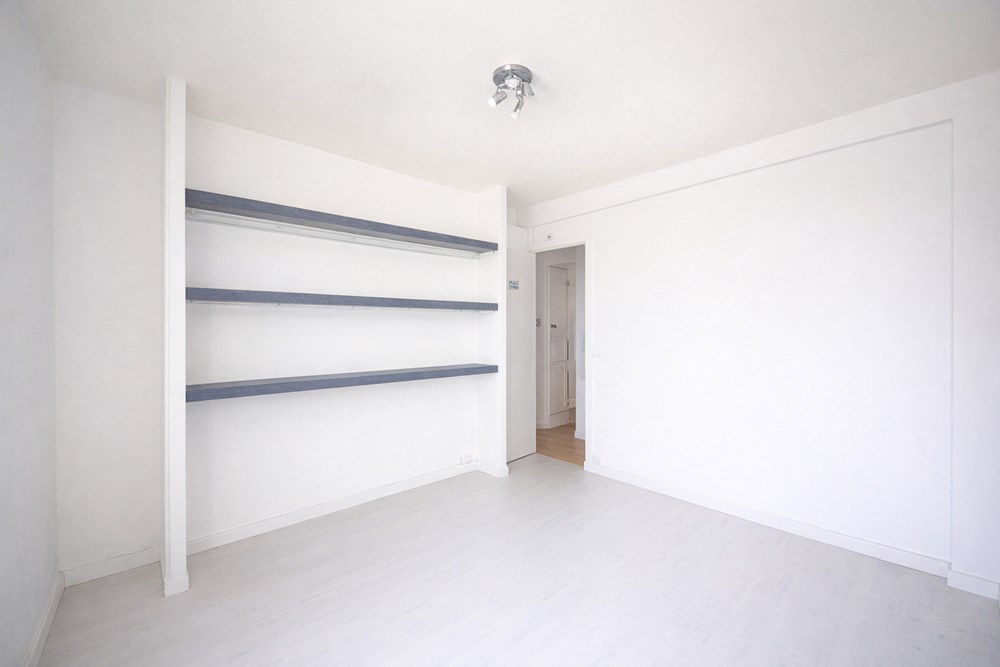 APPARTEMENT - 2 CHAMBRES - DPE D - GARAGE - LUMINEUX - IDEALEMENT SITUE - RARE SUR LE MARCHE photo 5