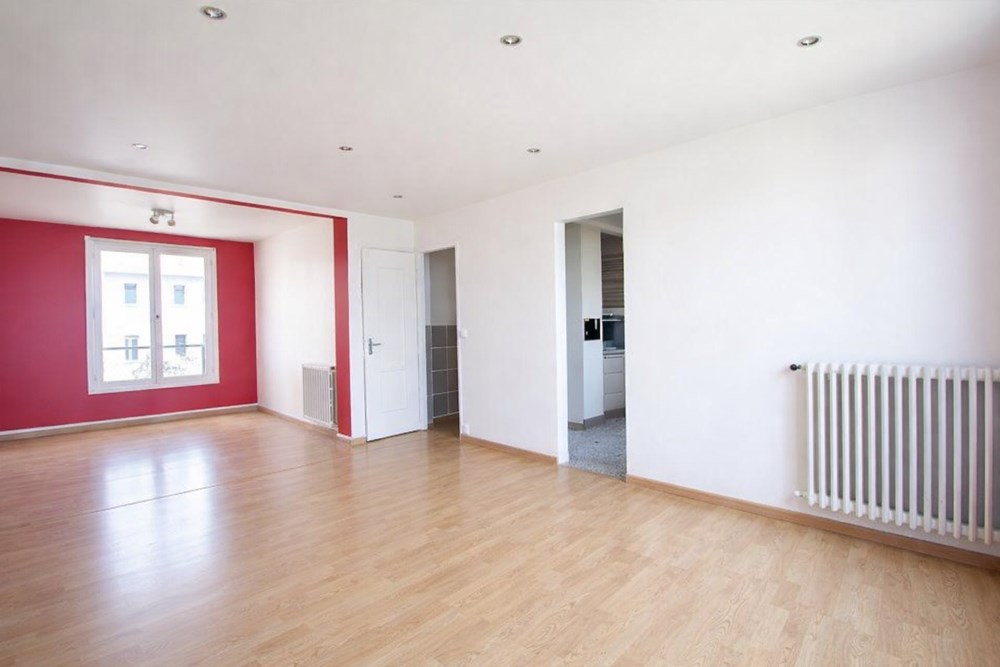 APPARTEMENT - 2 CHAMBRES - DPE D - GARAGE - LUMINEUX - IDEALEMENT SITUE - RARE SUR LE MARCHE