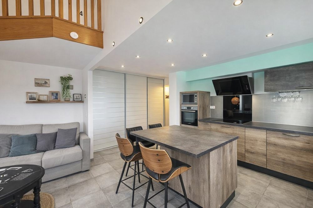 APPARTEMENT DUPLEX T4 - SUPERBE PIECE DE VIE - 3 CHAMBRES - DERNIER ETAGE - ASCENSEUR - PARKING - COUP DE COEUR ASSURE - RARE