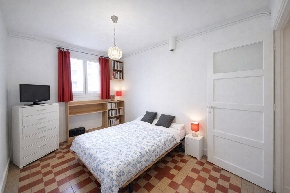 APPARTEMENT - T2 - 1 CHAMBRE - DALLE BETON - IDEALEMENT SITUE - BONNE EXPOSITION - PLACE DE PARKING photo 4