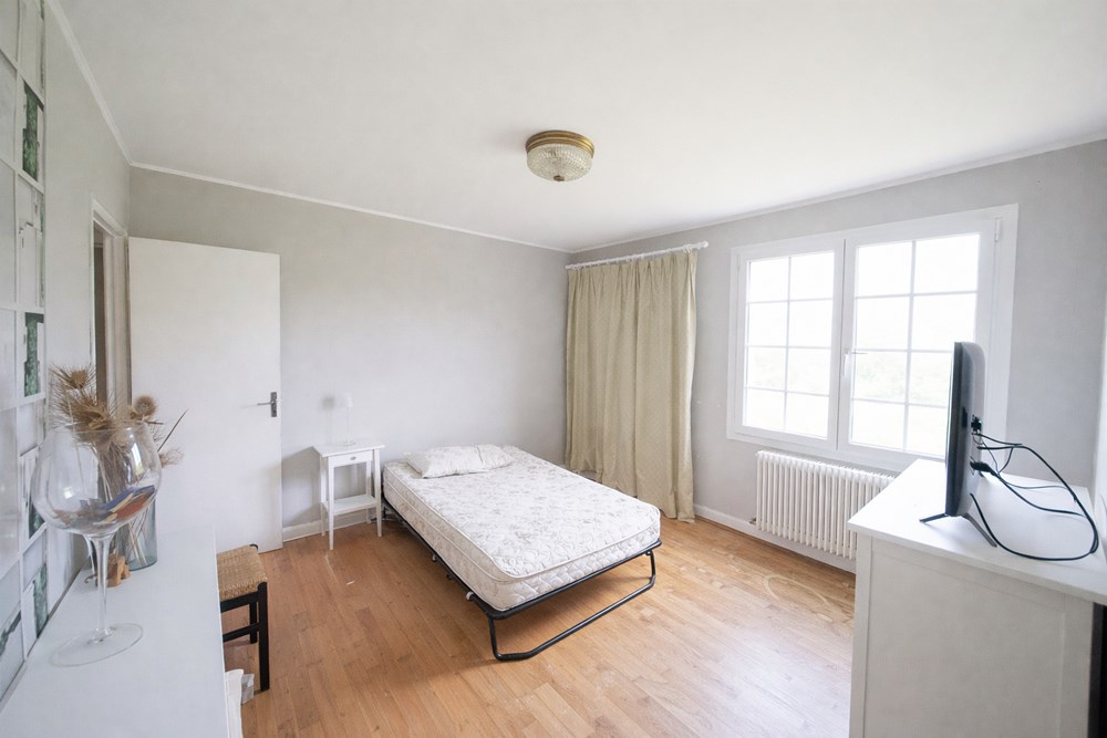 MAISON 110M² - GRANDE PIECE DE VIE - 3 CHAMBRES - GRAND JARDIN 5000M² - NEO BRETONNE - A RENOVER - FORT POTENTIEL photo 4